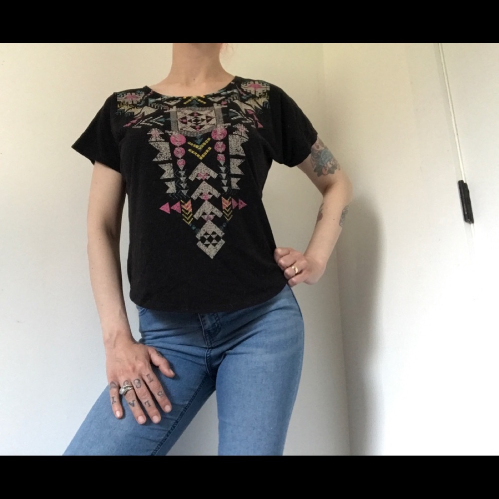 Forever 21 XXI Vibrant Aztec Print Tee